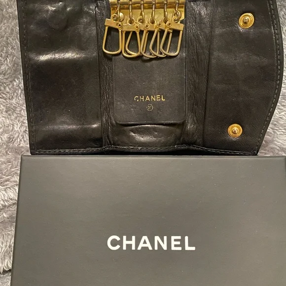RARE CHANEL 6 key holder - Picture 14 of 15